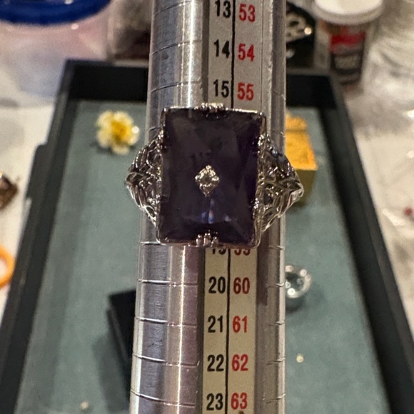 Elegant Amethyst Gemstone Ring - Picture 2 of 5